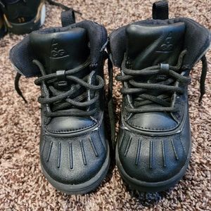 Nike ACG - size 8